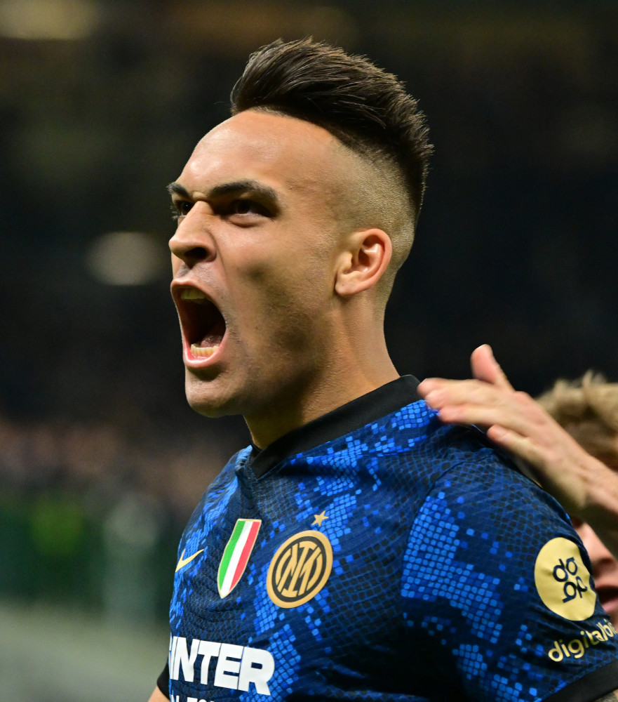 9九游娱乐 - 窗口期广州队备战意大利杯，强势反弹细节曝光，引发热议，身体对抗强度拉满