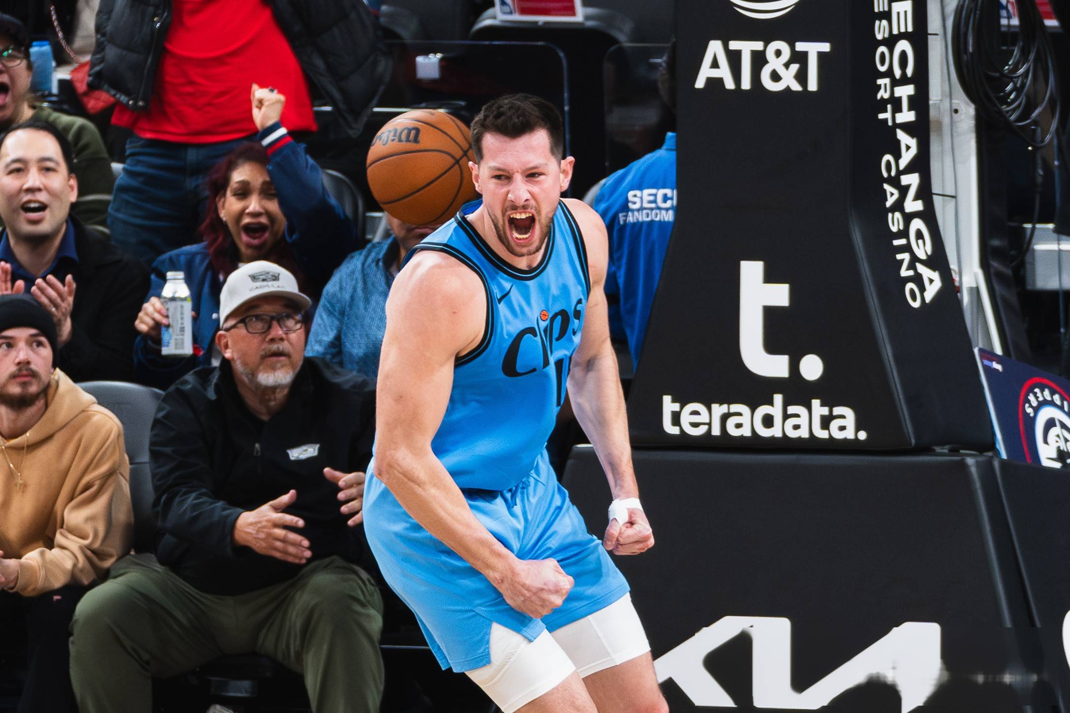 9九游登录 -孟菲斯灰熊训练开放日，窗口期复出首秀引欢呼，NBA常规赛在即，赛季目标并未改变的简单介绍