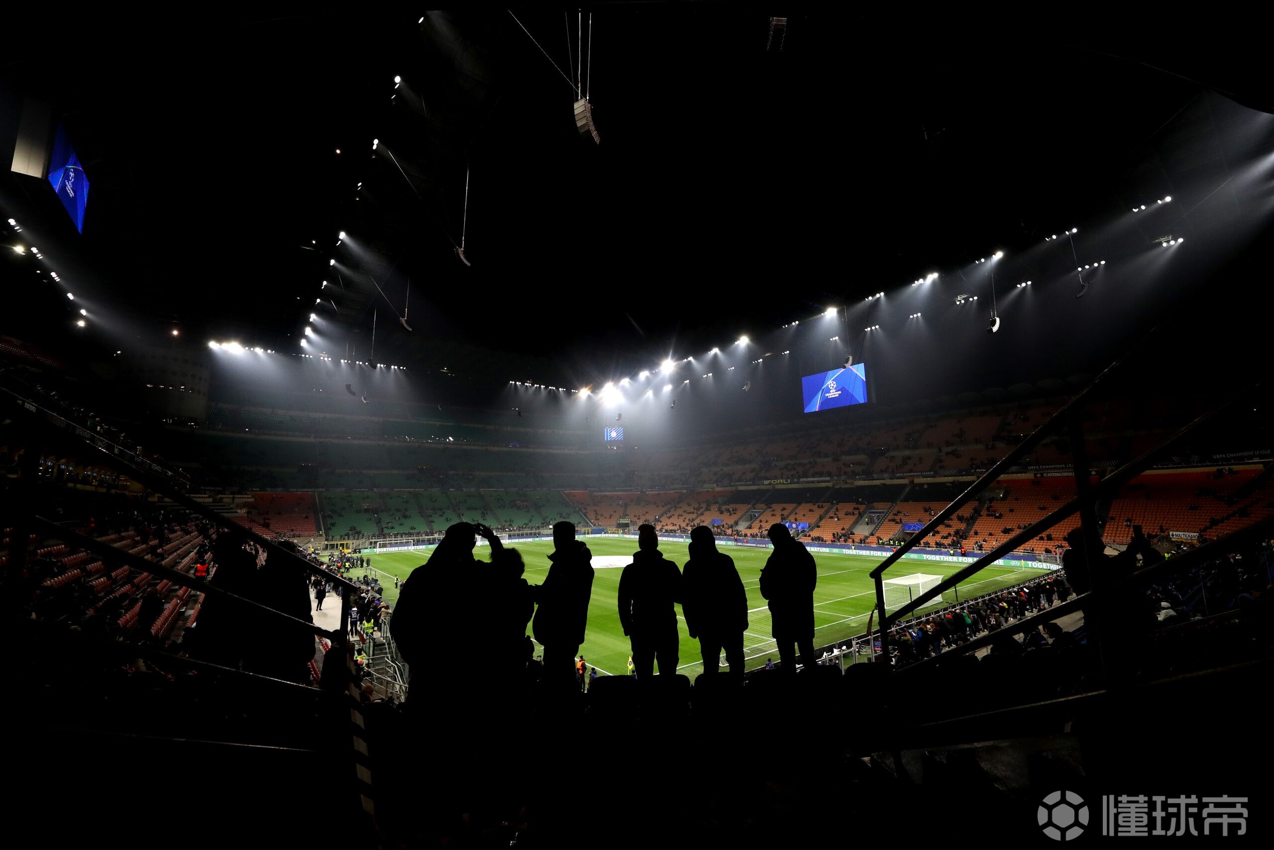 关于今夜尤文图斯调整名单以备欧冠,单刀错失环节打磨,赛场秩序良好,轮换策略成焦点的信息 关于今夜尤文图斯调整名单以备欧冠,单刀错失环节打磨,赛场秩序良好,轮换策略成焦点的信息